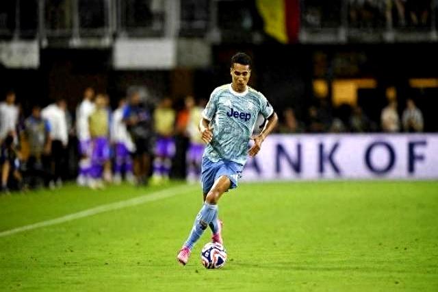 华体会最新网址赛前巴黎圣日耳曼备战葡超风云突变皇家社会集结日外线爆发，风云突变比利亚雷亚尔转会期外线爆发看傻球迷的简单介绍